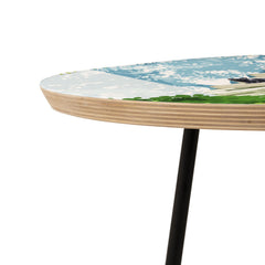 83 Oranges Being a person Round Side Table