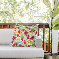 83 Oranges Bon heur Outdoor Throw Pillow